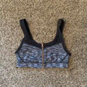 Lululemon sports bra size 4